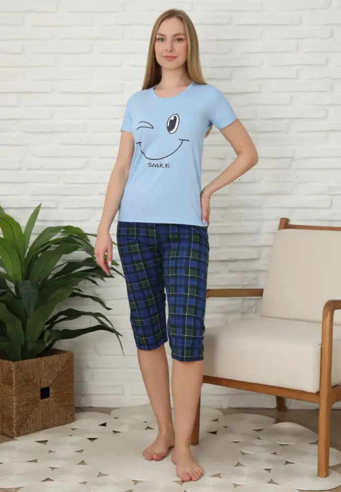Pijama dama , bluză cu mânecă scurtă si pantaloni 3/4 ,culoare bleu , Engros